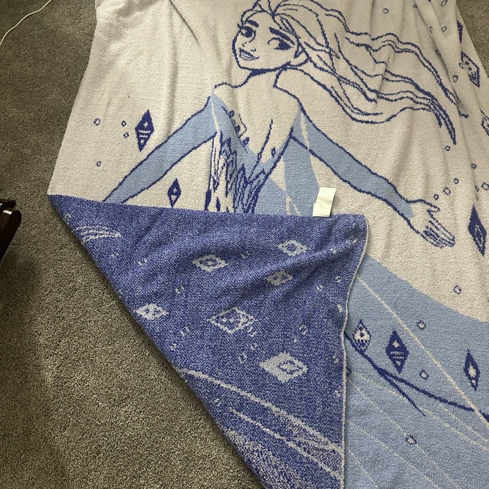 Disney Elsa knit throw blanket